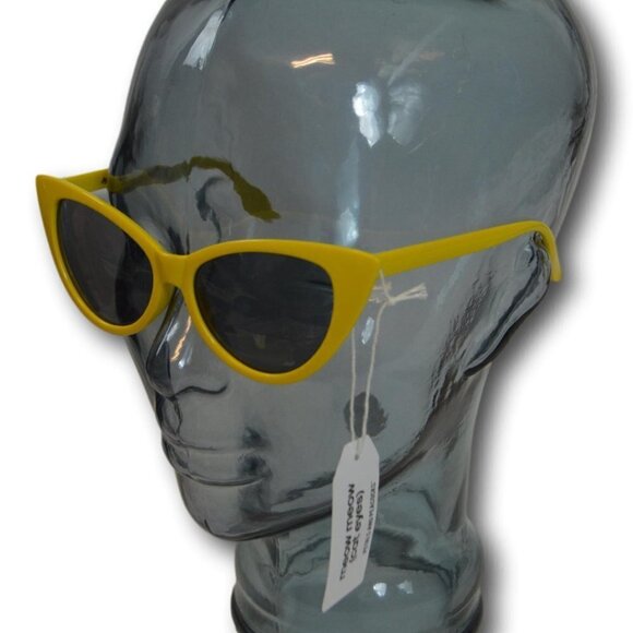Petals & Peacocks Zumiez Yellow Meow Meow Cat Eyes Sunglasses UV 400 NWT - Picture 3 of 3